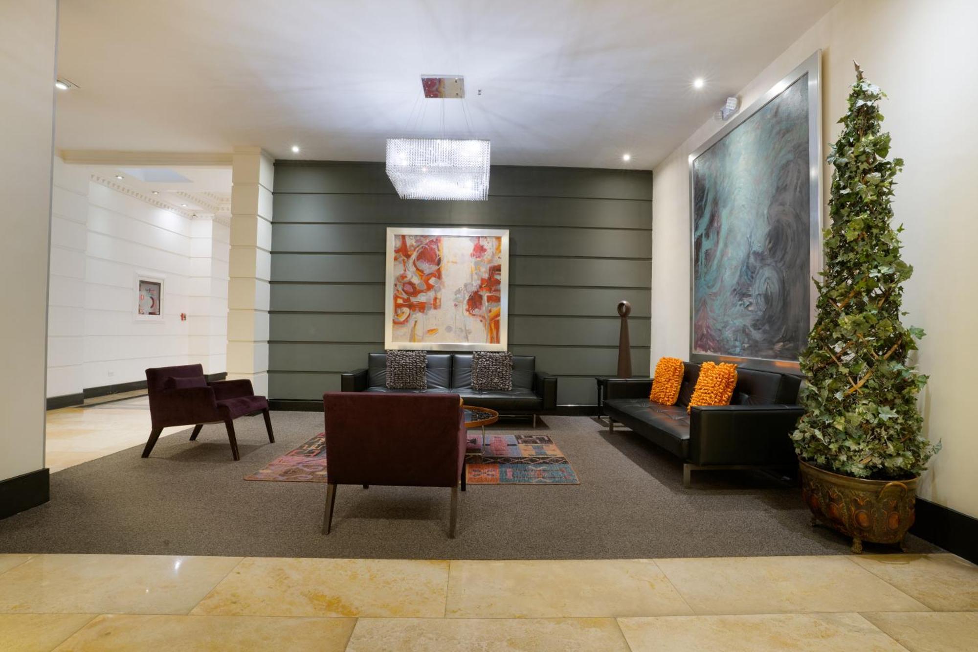 Dann Carlton Quito Hotel Exterior photo