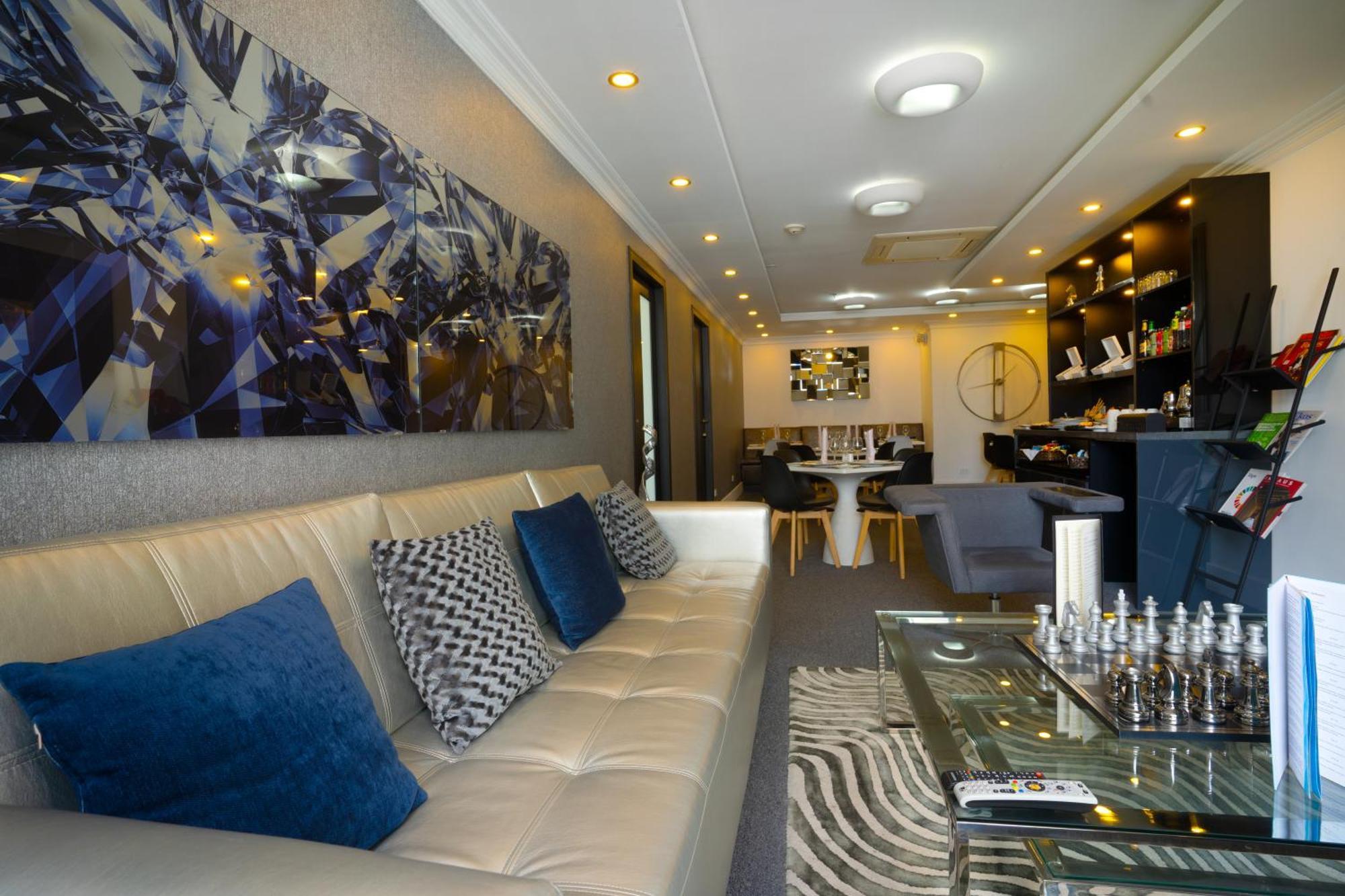 Dann Carlton Quito Hotel Exterior photo